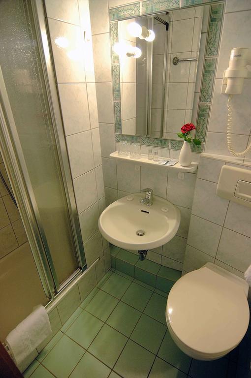 Hotel Bellevue St. Blasien Zimmer foto